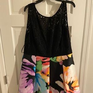 Ellen Tracy Black and Floral Cocktail Dress Sleeveless Lace Top Size 16